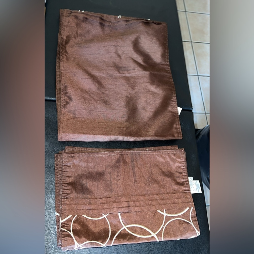 Elegant Brown Placemat & Table Runner Set
